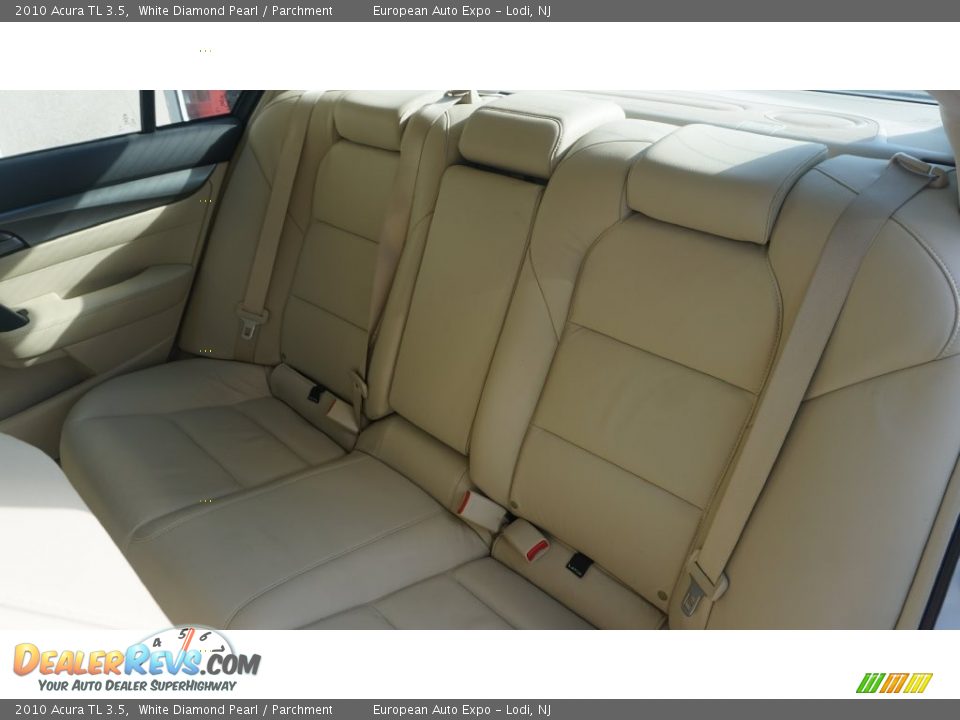 2010 Acura TL 3.5 White Diamond Pearl / Parchment Photo #16