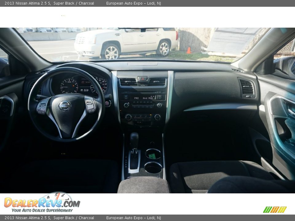 2013 Nissan Altima 2.5 S Super Black / Charcoal Photo #17