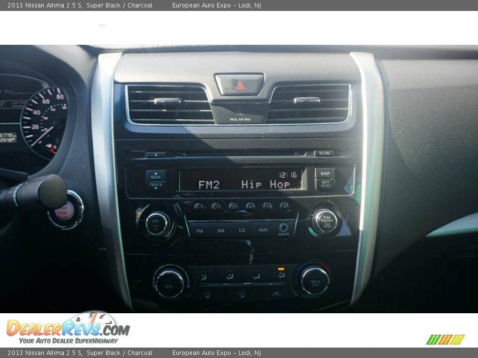 2013 Nissan Altima 2.5 S Super Black / Charcoal Photo #24