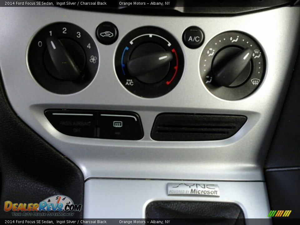 2014 Ford Focus SE Sedan Ingot Silver / Charcoal Black Photo #15