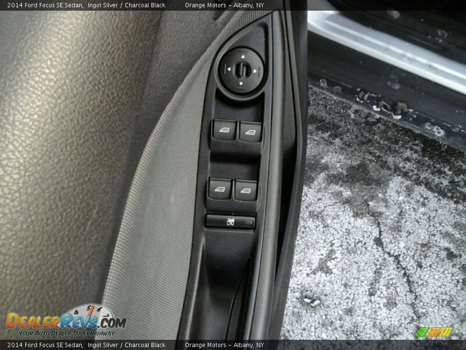 2014 Ford Focus SE Sedan Ingot Silver / Charcoal Black Photo #18