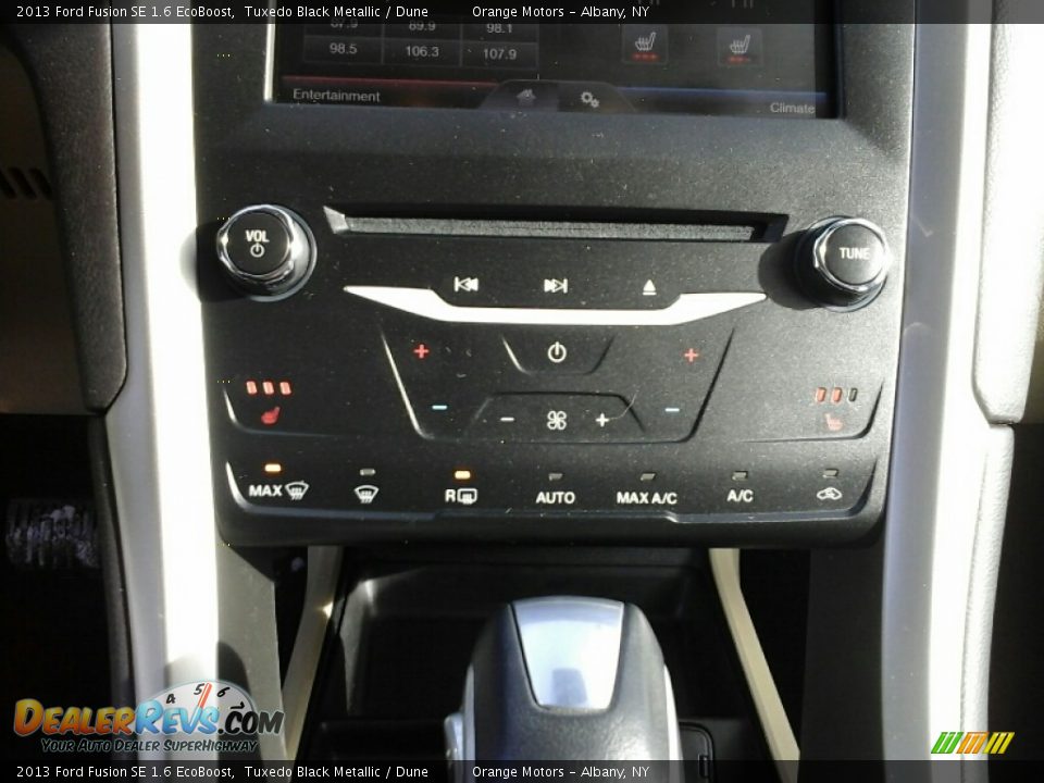 2013 Ford Fusion SE 1.6 EcoBoost Tuxedo Black Metallic / Dune Photo #17