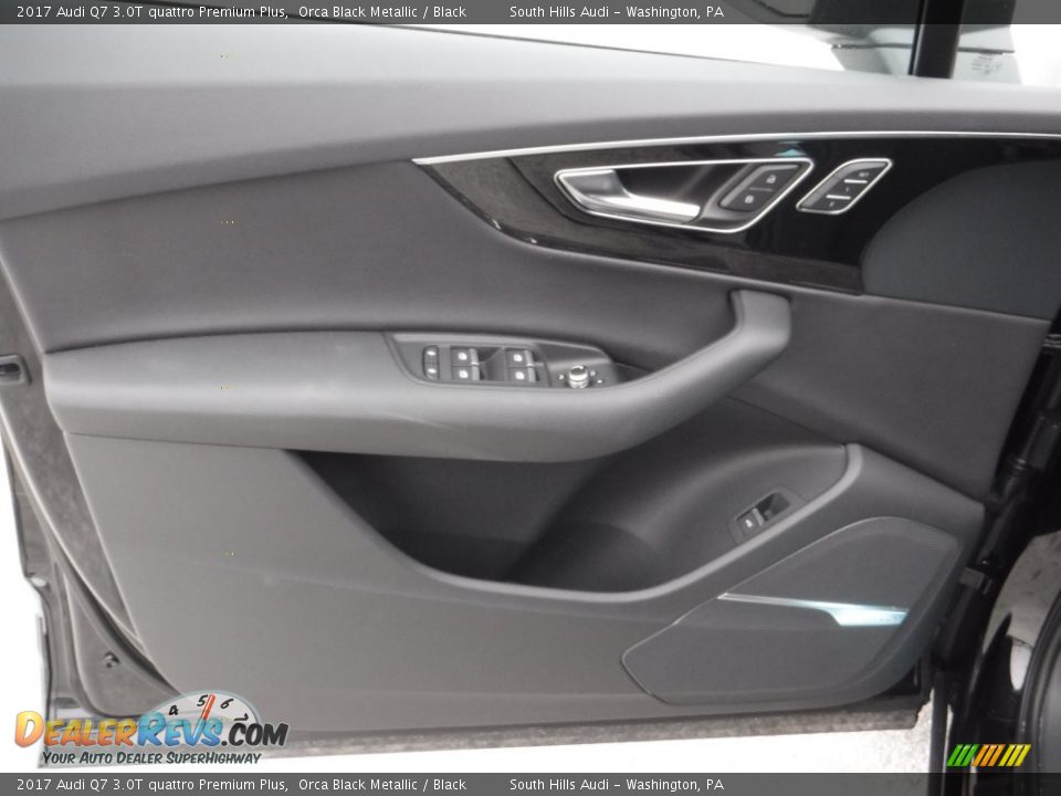 Door Panel of 2017 Audi Q7 3.0T quattro Premium Plus Photo #18