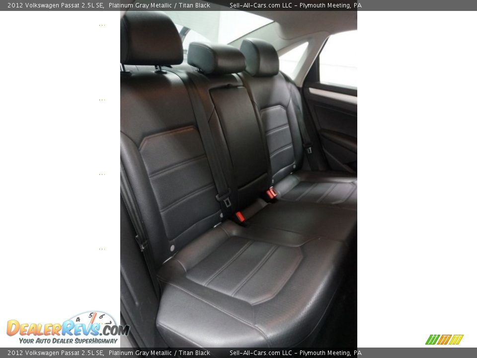 2012 Volkswagen Passat 2.5L SE Platinum Gray Metallic / Titan Black Photo #19