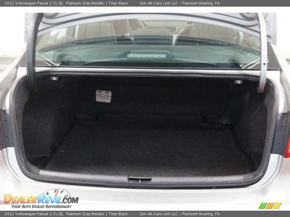 2012 Volkswagen Passat 2.5L SE Platinum Gray Metallic / Titan Black Photo #21