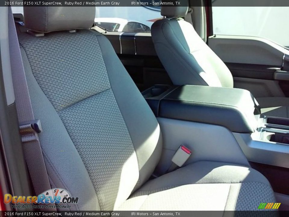 2016 Ford F150 XLT SuperCrew Ruby Red / Medium Earth Gray Photo #18