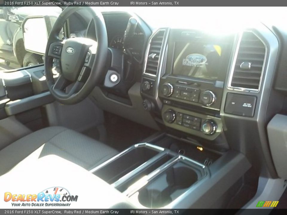 2016 Ford F150 XLT SuperCrew Ruby Red / Medium Earth Gray Photo #20
