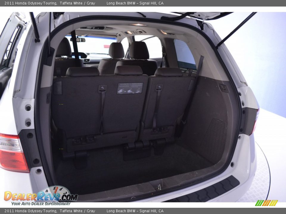 2011 Honda Odyssey Touring Taffeta White / Gray Photo #17