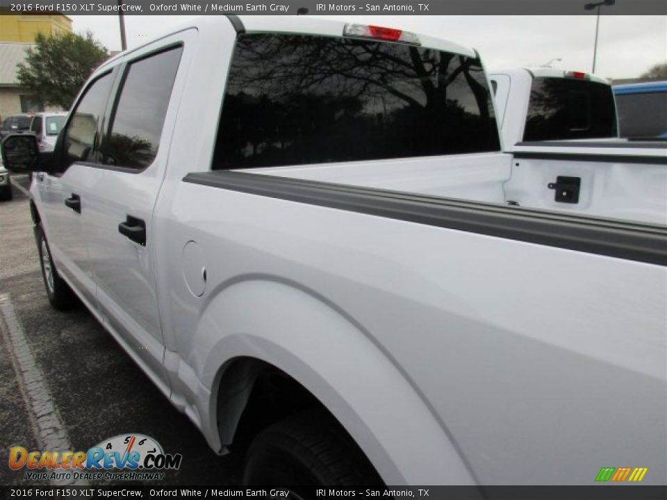 2016 Ford F150 XLT SuperCrew Oxford White / Medium Earth Gray Photo #5