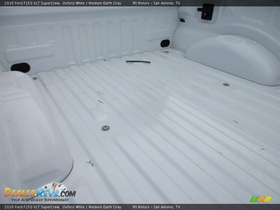 2016 Ford F150 XLT SuperCrew Oxford White / Medium Earth Gray Photo #6
