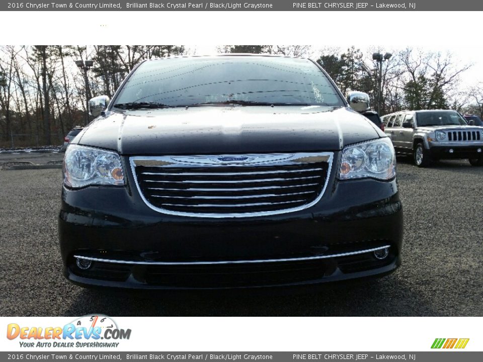 2016 Chrysler Town & Country Limited Brilliant Black Crystal Pearl / Black/Light Graystone Photo #2