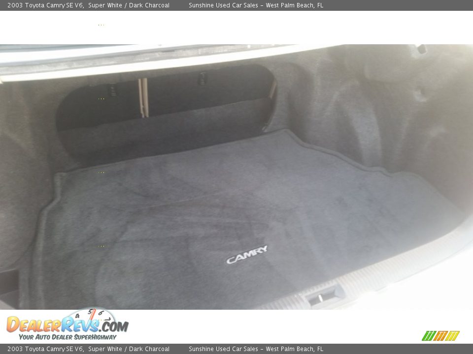 2003 Toyota Camry SE V6 Super White / Dark Charcoal Photo #15