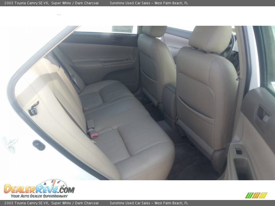 2003 Toyota Camry SE V6 Super White / Dark Charcoal Photo #16