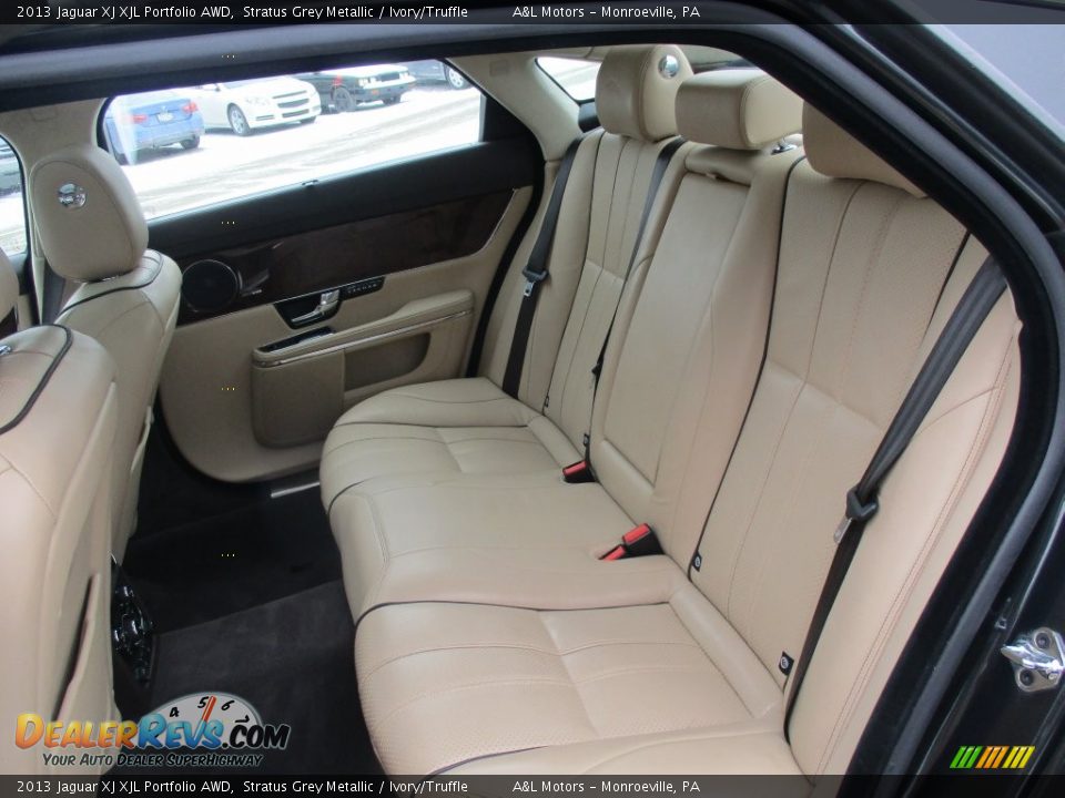 2013 Jaguar XJ XJL Portfolio AWD Stratus Grey Metallic / Ivory/Truffle Photo #13