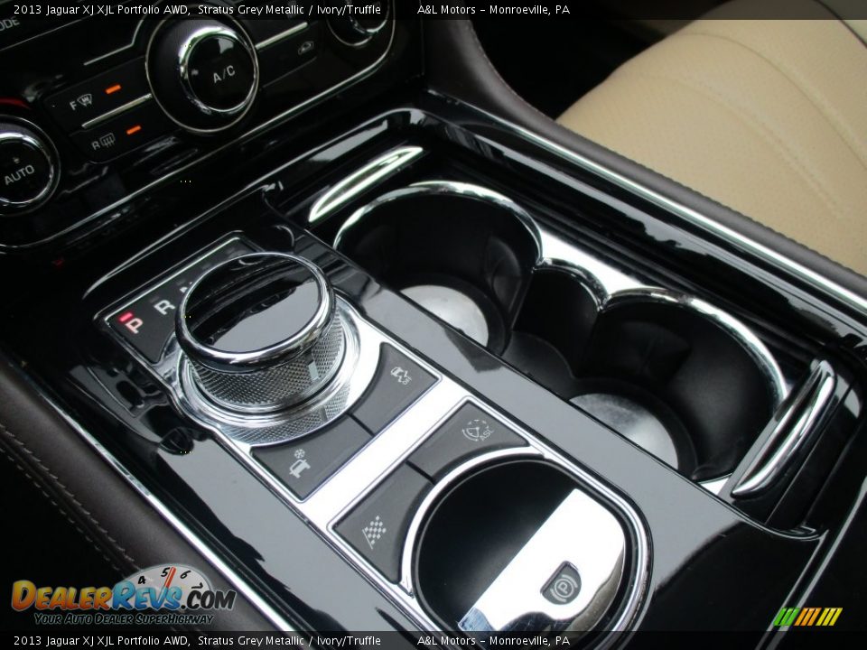 2013 Jaguar XJ XJL Portfolio AWD Stratus Grey Metallic / Ivory/Truffle Photo #17