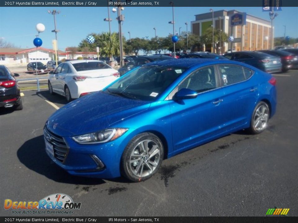 Front 3/4 View of 2017 Hyundai Elantra Limited Photo #6