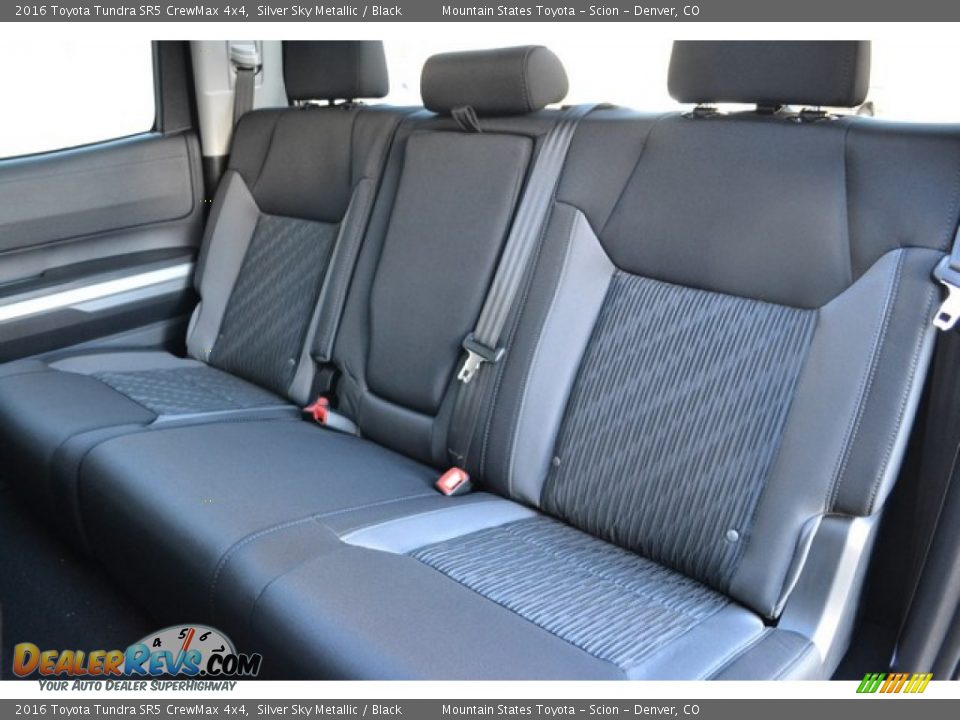 2016 Toyota Tundra SR5 CrewMax 4x4 Silver Sky Metallic / Black Photo #7