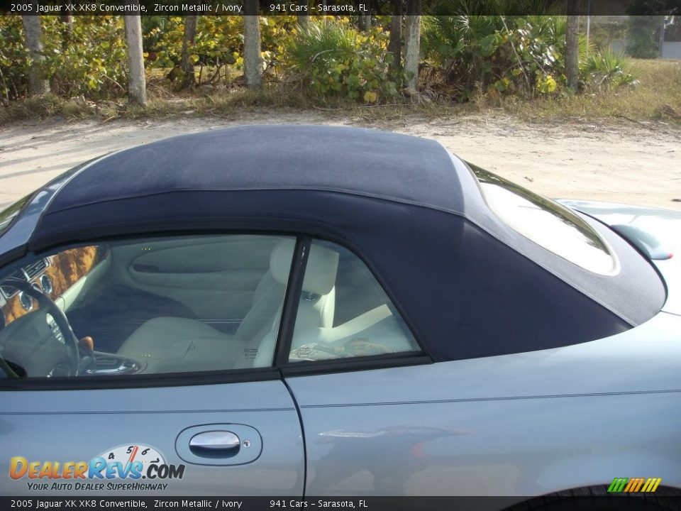 2005 Jaguar XK XK8 Convertible Zircon Metallic / Ivory Photo #25