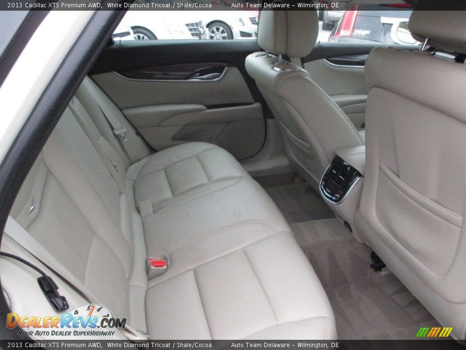 2013 Cadillac XTS Premium AWD White Diamond Tricoat / Shale/Cocoa Photo #23