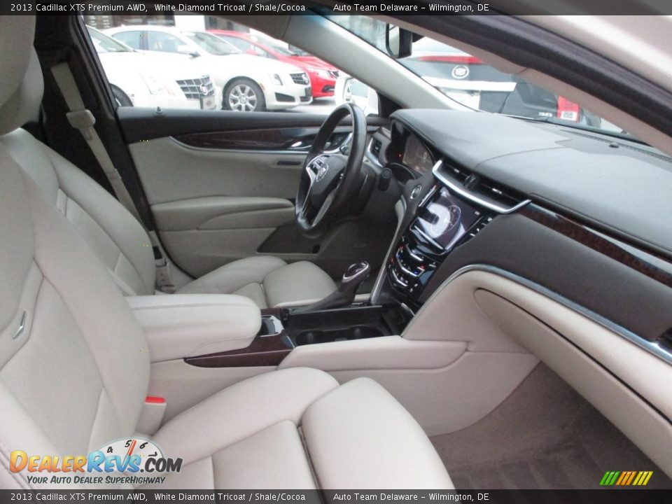 2013 Cadillac XTS Premium AWD White Diamond Tricoat / Shale/Cocoa Photo #24
