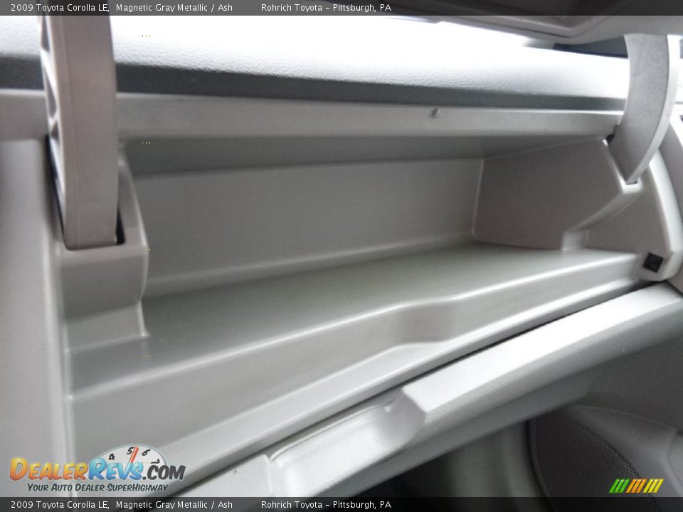 2009 Toyota Corolla LE Magnetic Gray Metallic / Ash Photo #24