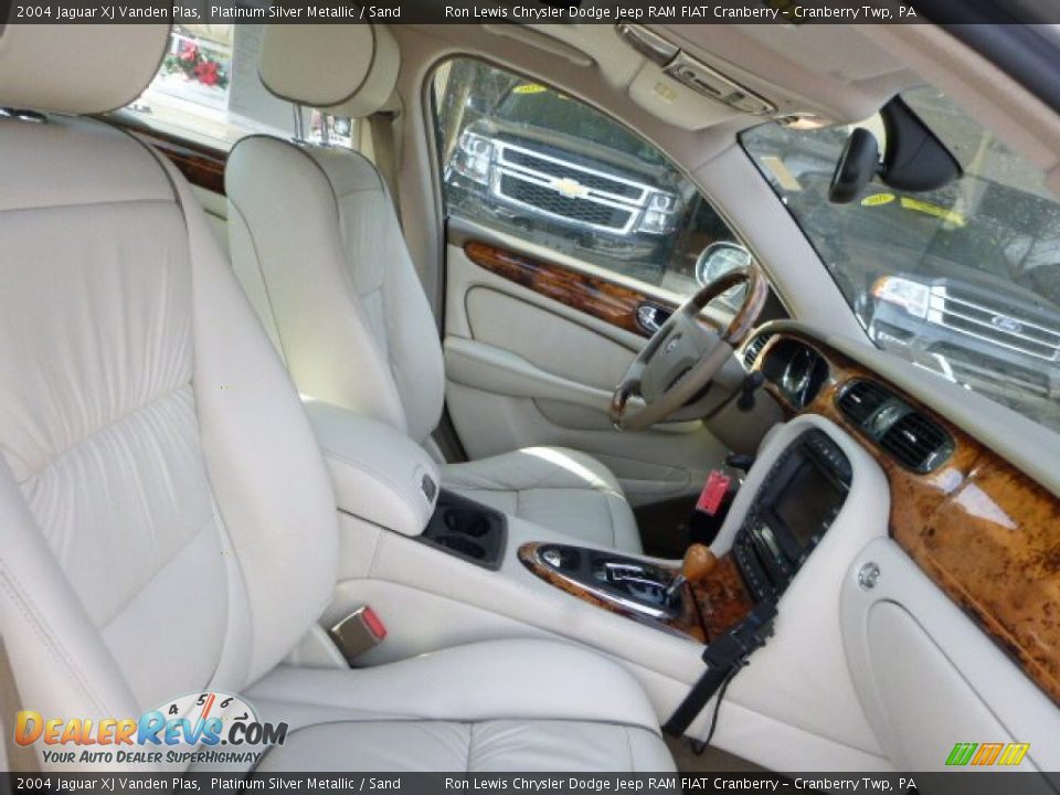 2004 Jaguar XJ Vanden Plas Platinum Silver Metallic / Sand Photo #5