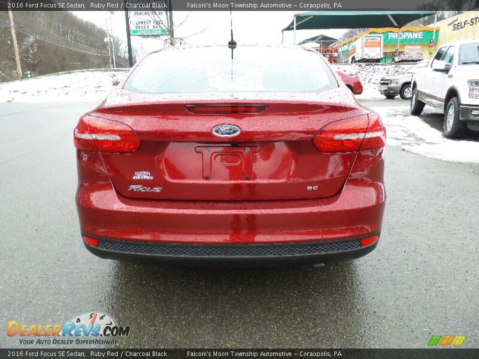 2016 Ford Focus SE Sedan Ruby Red / Charcoal Black Photo #5