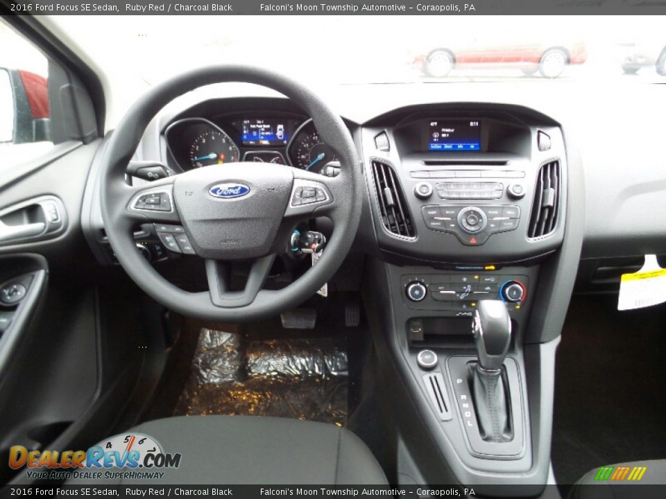 2016 Ford Focus SE Sedan Ruby Red / Charcoal Black Photo #10