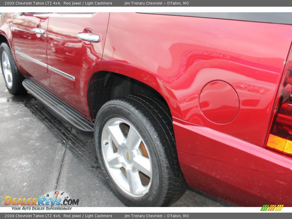 2009 Chevrolet Tahoe LTZ 4x4 Red Jewel / Light Cashmere Photo #4