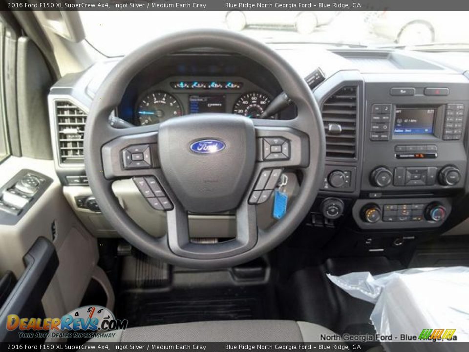 2016 Ford F150 XL SuperCrew 4x4 Ingot Silver / Medium Earth Gray Photo #16