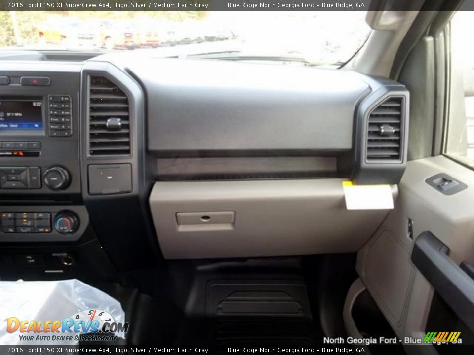 2016 Ford F150 XL SuperCrew 4x4 Ingot Silver / Medium Earth Gray Photo #18