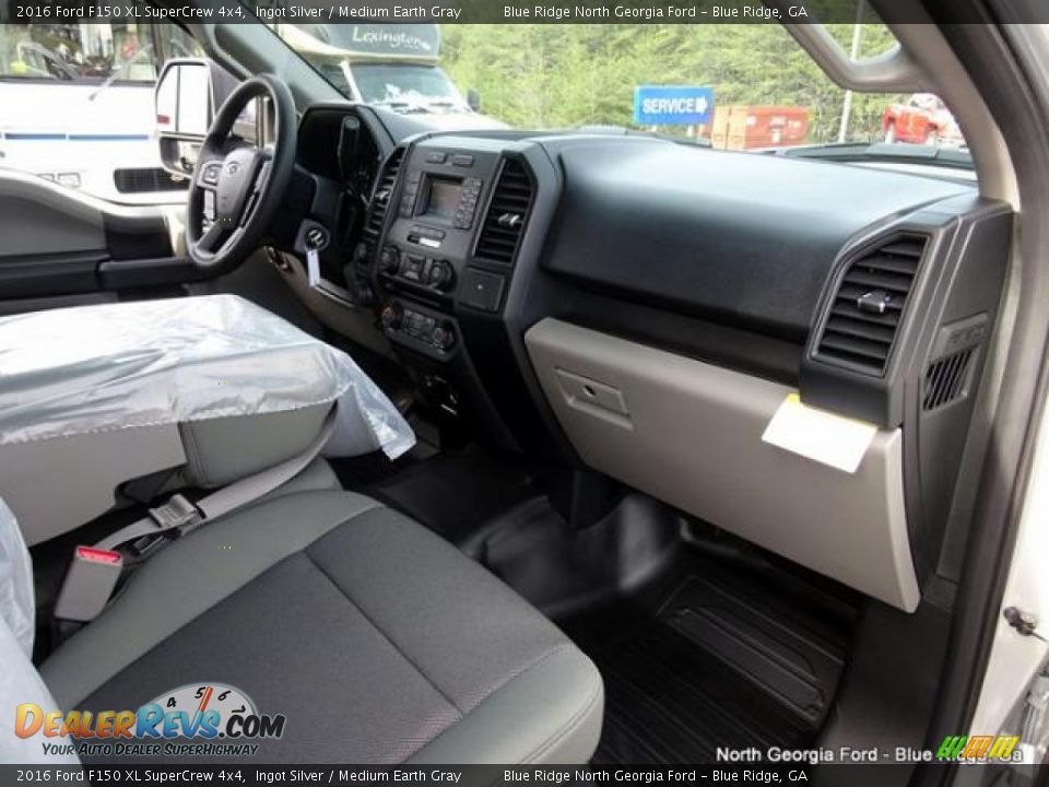 2016 Ford F150 XL SuperCrew 4x4 Ingot Silver / Medium Earth Gray Photo #29