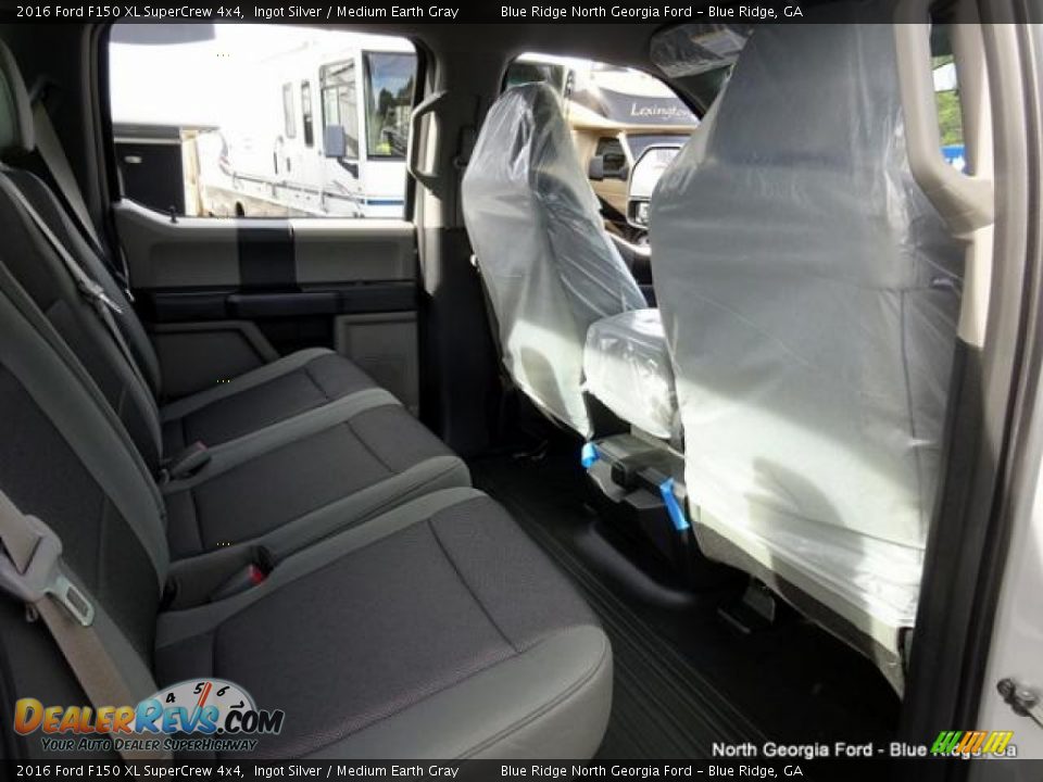 2016 Ford F150 XL SuperCrew 4x4 Ingot Silver / Medium Earth Gray Photo #31