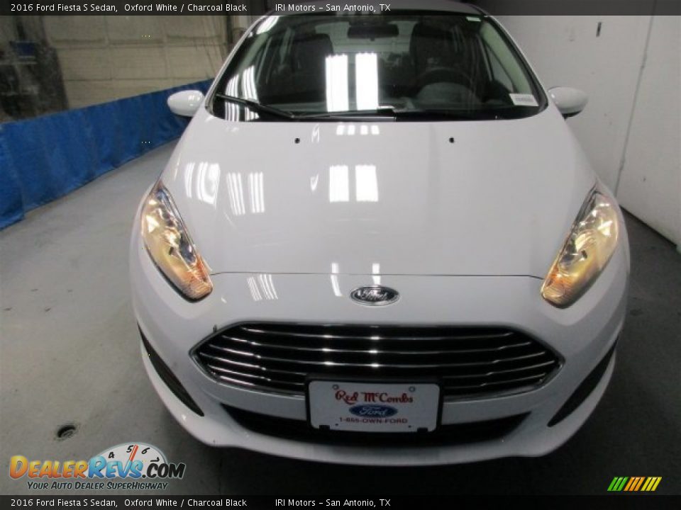 2016 Ford Fiesta S Sedan Oxford White / Charcoal Black Photo #2