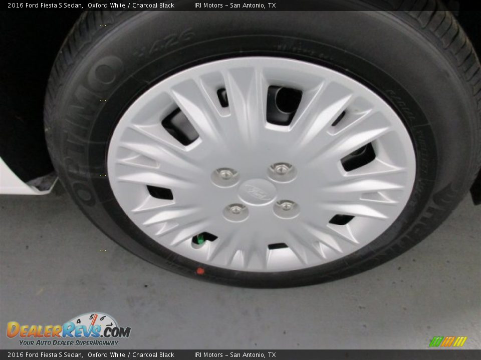 2016 Ford Fiesta S Sedan Oxford White / Charcoal Black Photo #4