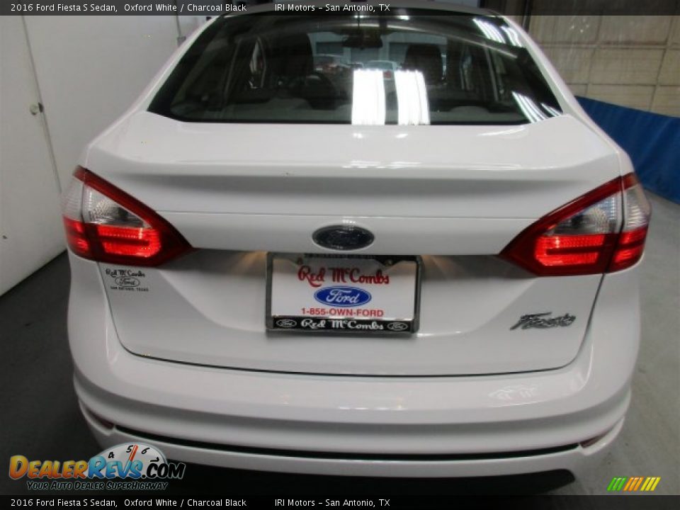 2016 Ford Fiesta S Sedan Oxford White / Charcoal Black Photo #5