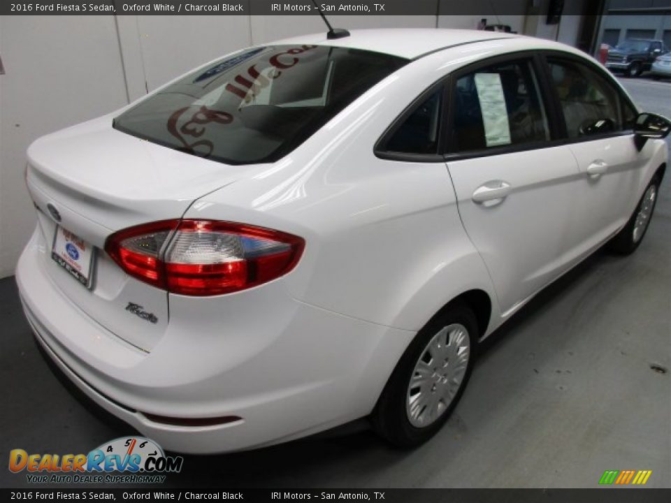 2016 Ford Fiesta S Sedan Oxford White / Charcoal Black Photo #7