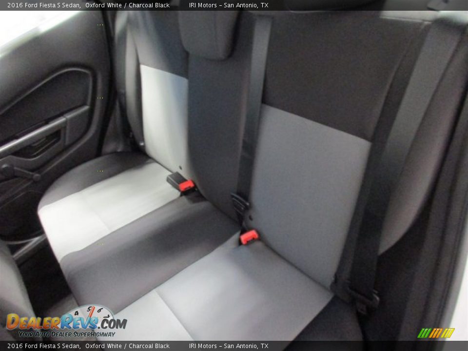 2016 Ford Fiesta S Sedan Oxford White / Charcoal Black Photo #9
