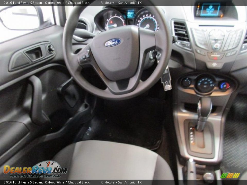 2016 Ford Fiesta S Sedan Oxford White / Charcoal Black Photo #10