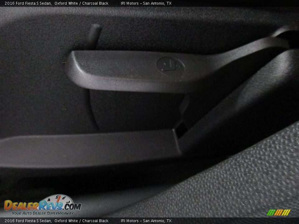 2016 Ford Fiesta S Sedan Oxford White / Charcoal Black Photo #14