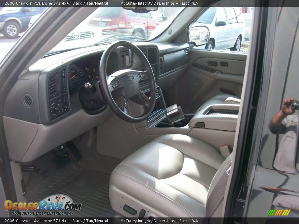 2006 Chevrolet Avalanche Z71 4x4 Black / Tan/Neutral Photo #4