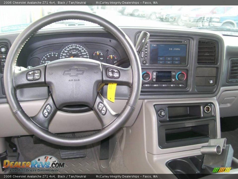 2006 Chevrolet Avalanche Z71 4x4 Black / Tan/Neutral Photo #5