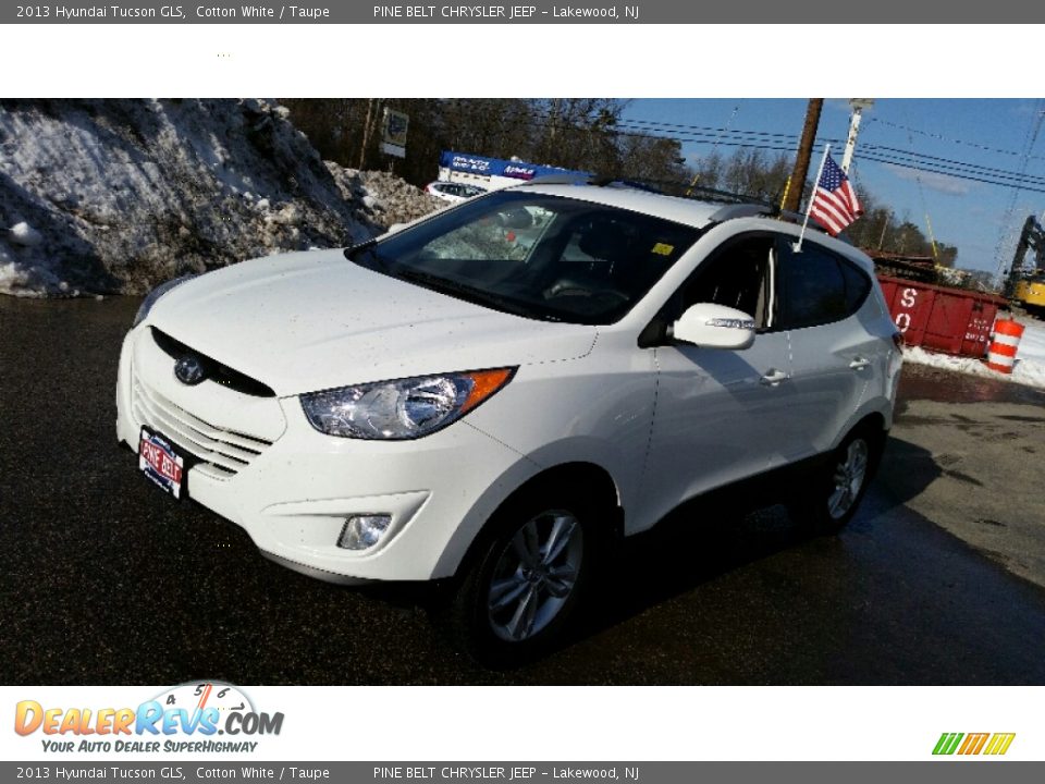 2013 Hyundai Tucson GLS Cotton White / Taupe Photo #3