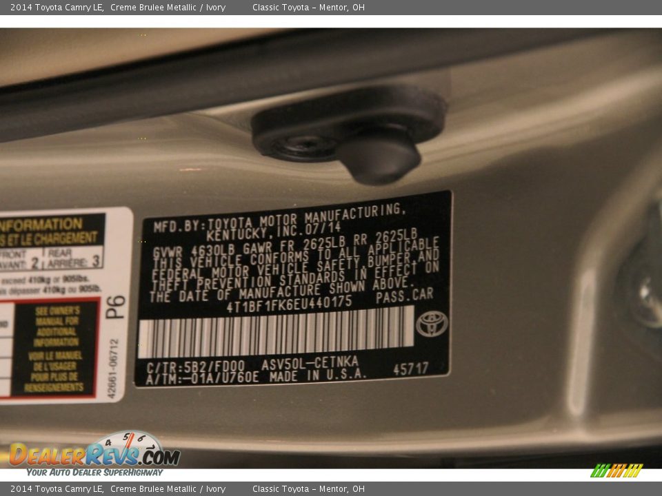 2014 Toyota Camry LE Creme Brulee Metallic / Ivory Photo #18
