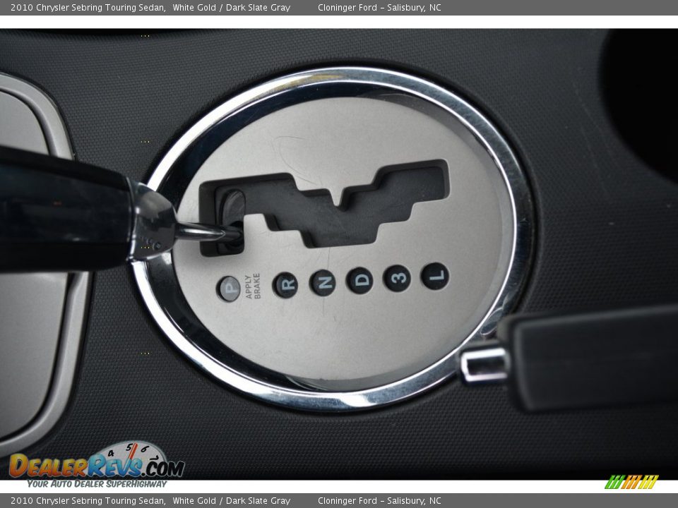 2010 Chrysler Sebring Touring Sedan White Gold / Dark Slate Gray Photo #17