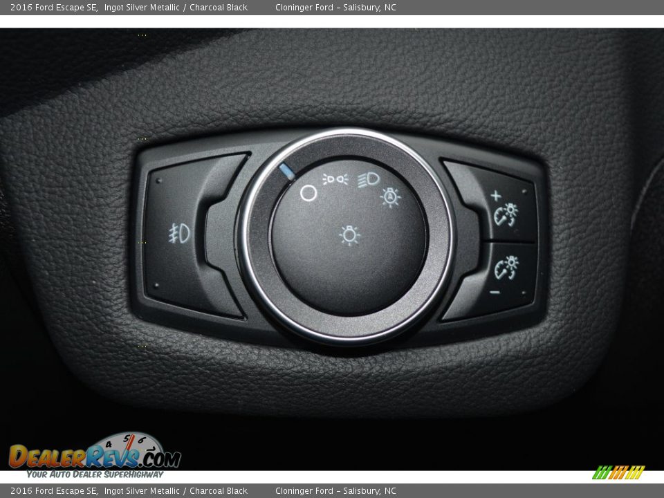 2016 Ford Escape SE Ingot Silver Metallic / Charcoal Black Photo #18
