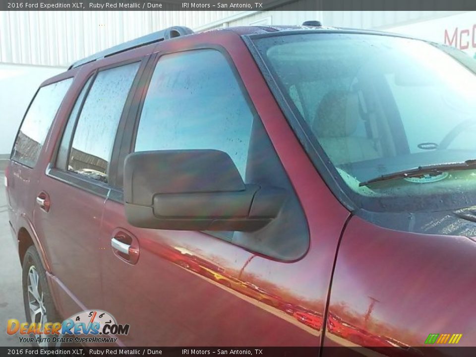 2016 Ford Expedition XLT Ruby Red Metallic / Dune Photo #5
