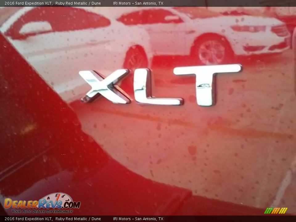 2016 Ford Expedition XLT Ruby Red Metallic / Dune Photo #9