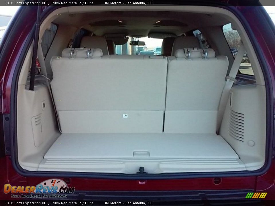 2016 Ford Expedition XLT Ruby Red Metallic / Dune Photo #12