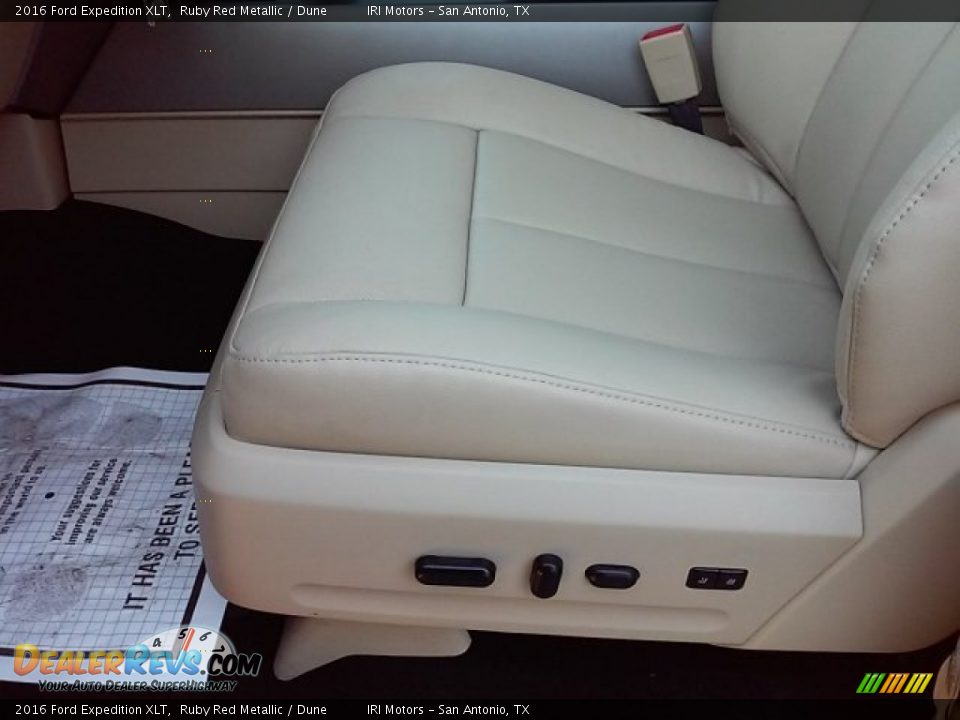 2016 Ford Expedition XLT Ruby Red Metallic / Dune Photo #18